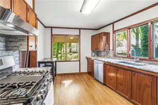 2422 Chestnut Blvd, Cuyahoga Falls, OH 44223 - Photo 10