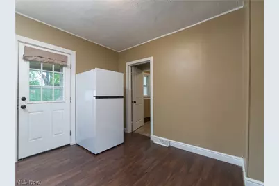 557 Washington Avenue, Barberton, OH 44203 - Photo 10