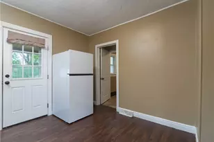 557 Washington Ave, Barberton, OH 44203 - Photo 10