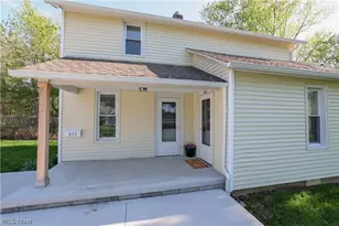 217 E Bergey St, Wadsworth, OH 44281 - Photo 2