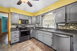 8510 Murray Ridge Rd, Elyria, OH 44035 - Photo 16