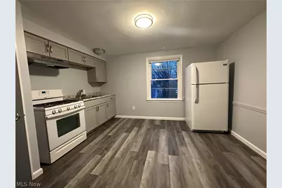 5247 Old Oxford Lane #3, Youngstown, OH 44512 - Photo 2