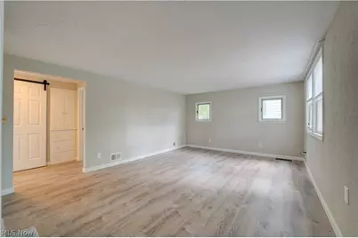 357 Erie Road, Vermilion, OH 44089 - Photo 2