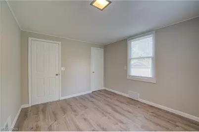357 Erie Road, Vermilion, OH 44089 - Photo 12