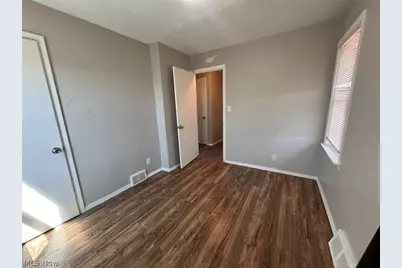14 Ennis Avenue, Bedford, OH 44146 - Photo 8