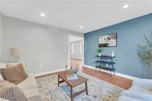 18155 Libby Rd, Maple Heights, OH 44137 - Photo 8