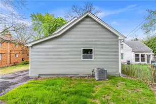 18155 Libby Rd, Maple Heights, OH 44137 - Photo 32