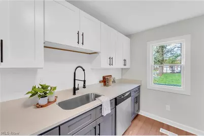 18155 Libby Road, Maple Heights, OH 44137 - Photo 12