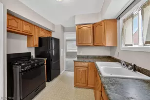 10721 Plymouth Ave, Garfield Heights, OH 44125 - Photo 8