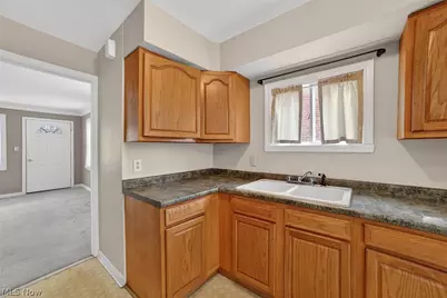 10721 Plymouth Avenue, Garfield Heights, OH 44125 - Photo 10