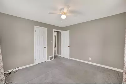 10721 Plymouth Avenue, Garfield Heights, OH 44125 - Photo 16
