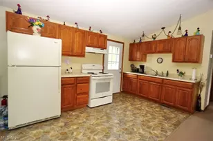 5875 Trumbull Rd, Geneva, OH 44041 - Photo 6