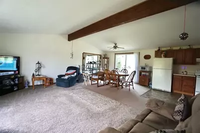 5875 Trumbull Road, Geneva, OH 44041 - Photo 2
