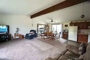 5875 Trumbull Rd, Geneva, OH 44041 - Photo 2
