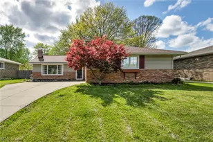 7850 E Linden Ln, Parma, OH 44130 - Photo 2