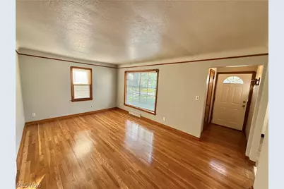 19520 Maple Heights Boulevard, Maple Heights, OH 44137 - Photo 4