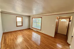 19520 Maple Heights Blvd, Maple Heights, OH 44137 - Photo 4