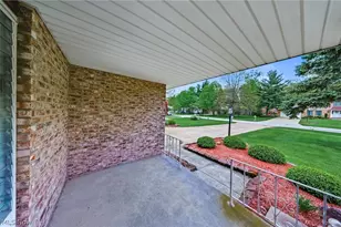 9841 Applewood Dr, North Royalton, OH 44133 - Photo 2