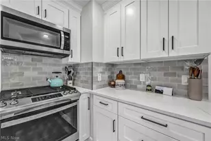 20944 Woodstock Ave, Fairview Park, OH 44126 - Photo 8