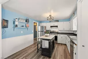 2190 Waterbury Dr, Uniontown, OH 44685 - Photo 18