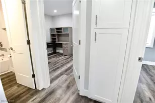 21001 Wilmore Ave, Euclid, OH 44123 - Photo 16