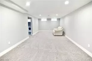 21001 Wilmore Ave, Euclid, OH 44123 - Photo 32