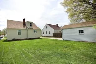 21001 Wilmore Ave, Euclid, OH 44123 - Photo 38