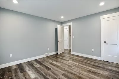 21001 Wilmore Avenue, Euclid, OH 44123 - Photo 20
