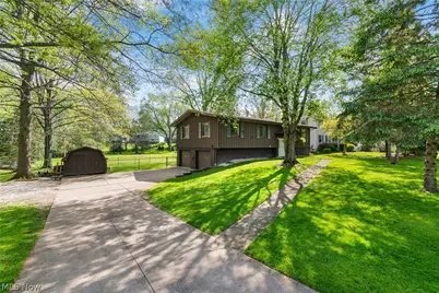 370 Applegrove Street NE, North Canton, OH 44720 - Photo 2