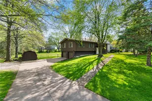 370 Applegrove St NE, North Canton, OH 44720 - Photo 2