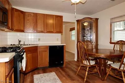 229 Lexington Avenue, Elyria, OH 44035 - Photo 4