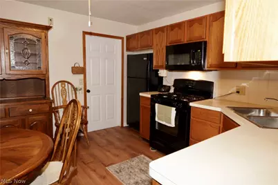 229 Lexington Avenue, Elyria, OH 44035 - Photo 6