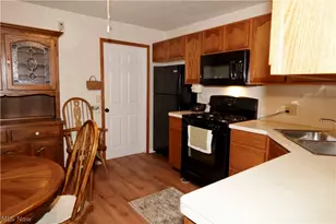 229 Lexington Ave, Elyria, OH 44035 - Photo 6