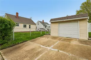 599 E 250th St, Euclid, OH 44132 - Photo 36