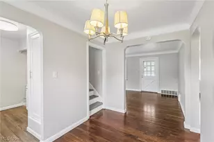 599 E 250th St, Euclid, OH 44132 - Photo 12