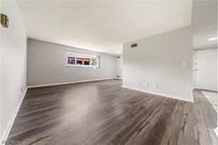 22011 River Oaks Dr, Rocky River, OH 44116 - Photo 4