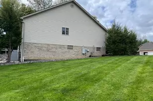 5342 Clingan Trails Blvd, Struthers, OH 44471 - Photo 4