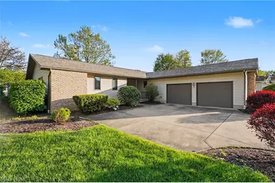 358 Tessa Place, Cortland, OH 44410 - Photo 2