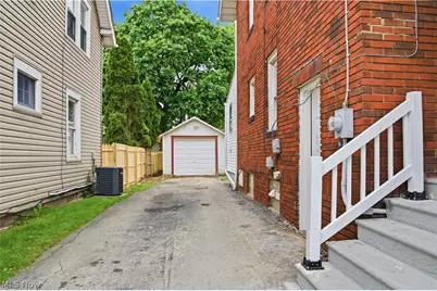 52 W Heights Avenue, Youngstown, OH 44509 - Photo 4