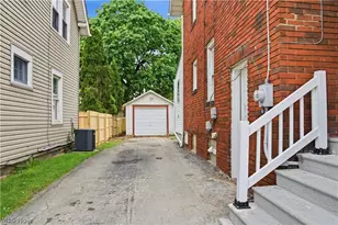 52 W Heights Ave, Youngstown, OH 44509 - Photo 4