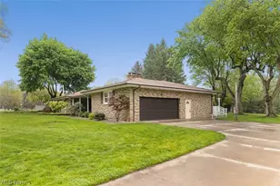 238 Pheasant Dr, Mogadore, OH 44260 - Photo 4