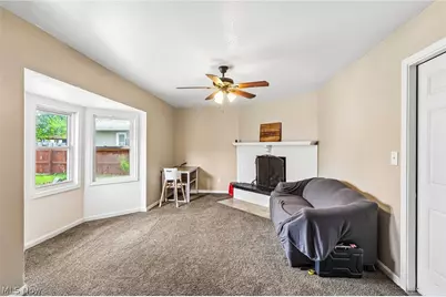 805 Roberts Street, Sheffield Lake, OH 44054 - Photo 20
