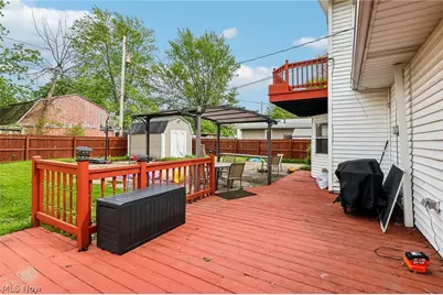 805 Roberts Street, Sheffield Lake, OH 44054 - Photo 24