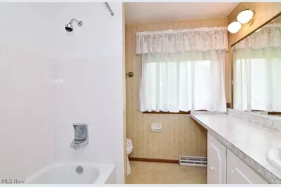 6977 Springledge Road, Sagamore Hills, OH 44067 - Photo 36