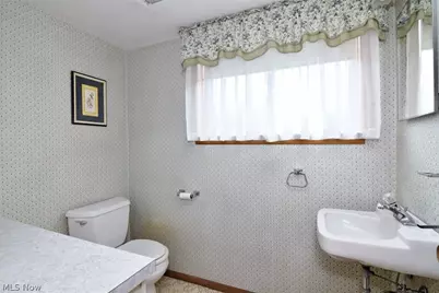 6977 Springledge Road, Sagamore Hills, OH 44067 - Photo 26