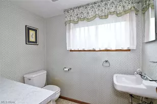 6977 Springledge Rd, Sagamore Hills, OH 44067 - Photo 26