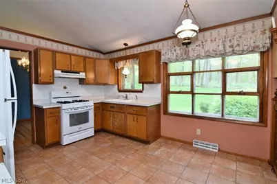 6977 Springledge Road, Sagamore Hills, OH 44067 - Photo 20