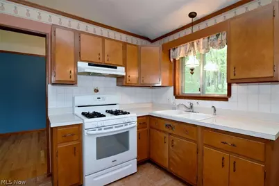 6977 Springledge Road, Sagamore Hills, OH 44067 - Photo 18