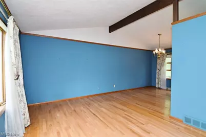 6977 Springledge Road, Sagamore Hills, OH 44067 - Photo 8