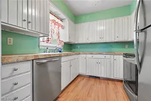 934 Canterbury Ln, Salem, OH 44460 - Photo 2